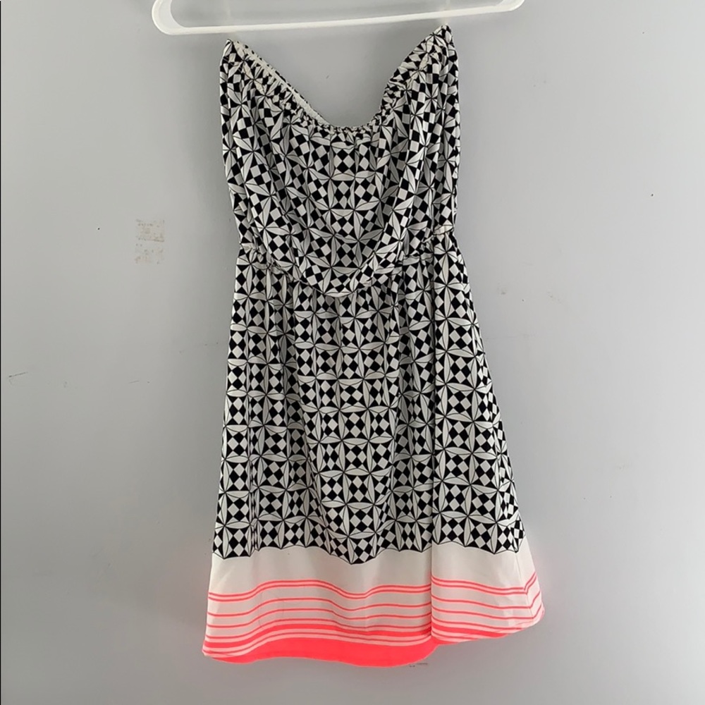 Artifact geometric pink black mini strapless dress